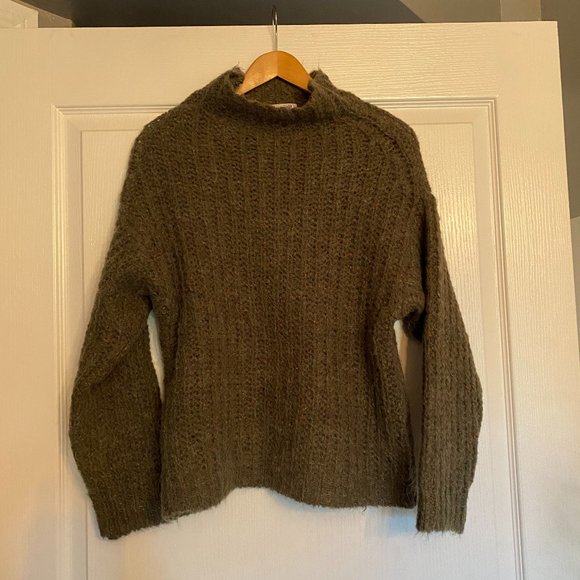 Cozy Chunky Knit Sweater - Picture 3 of 5